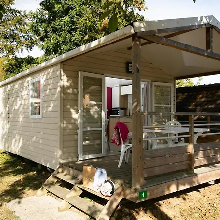 La Belle Etoile Campsite *